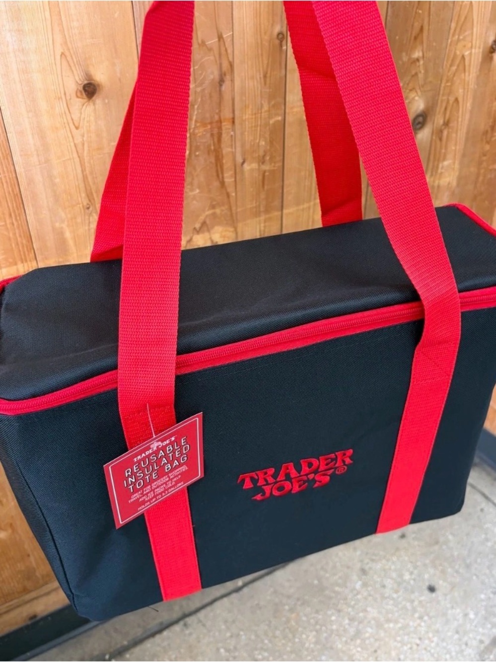 Trader Joe’s Reusable Insulated Tote Bag – Black & Red / NWT